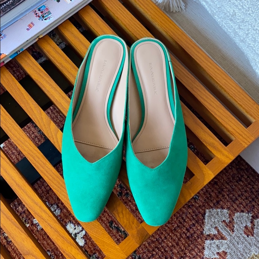 Banana Republic Green suede mules